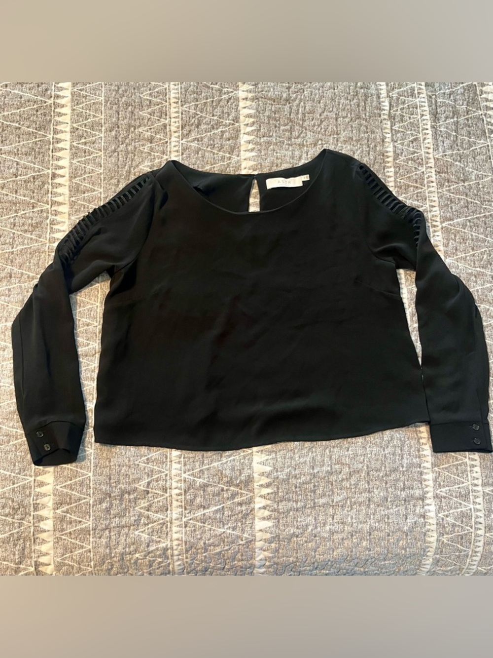 ASTR The Label Black Cutout Sleeve Blouse Ladder Detail Long Sleeve Top Size M
